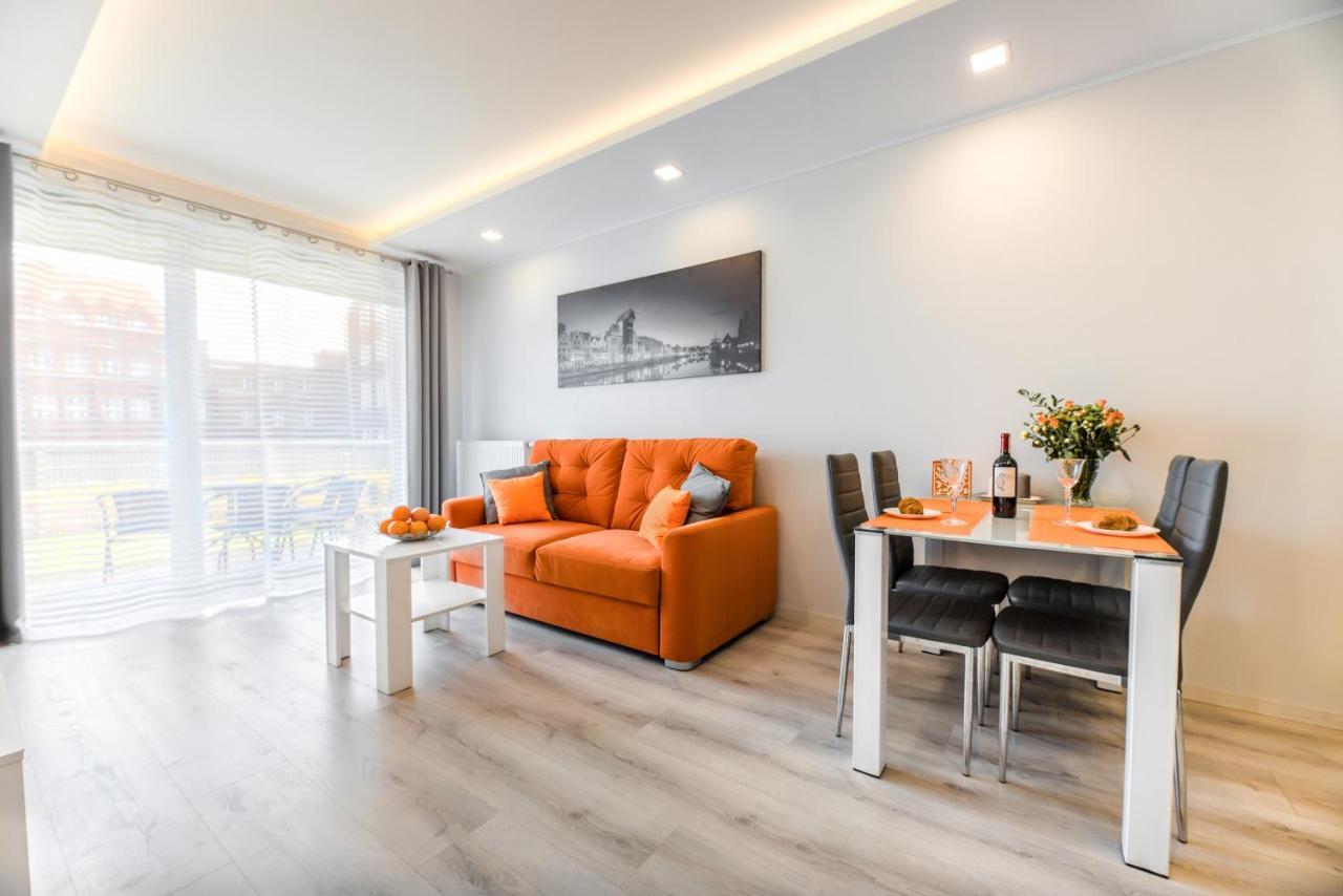 Apartment Orange Dream กดัญสก์ ภายนอก รูปภาพ