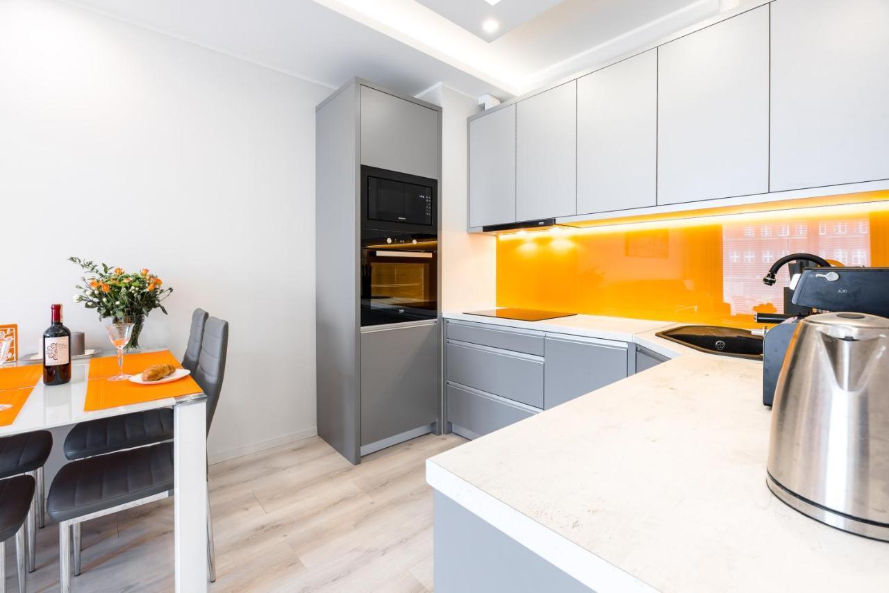 Apartment Orange Dream กดัญสก์ ภายนอก รูปภาพ
