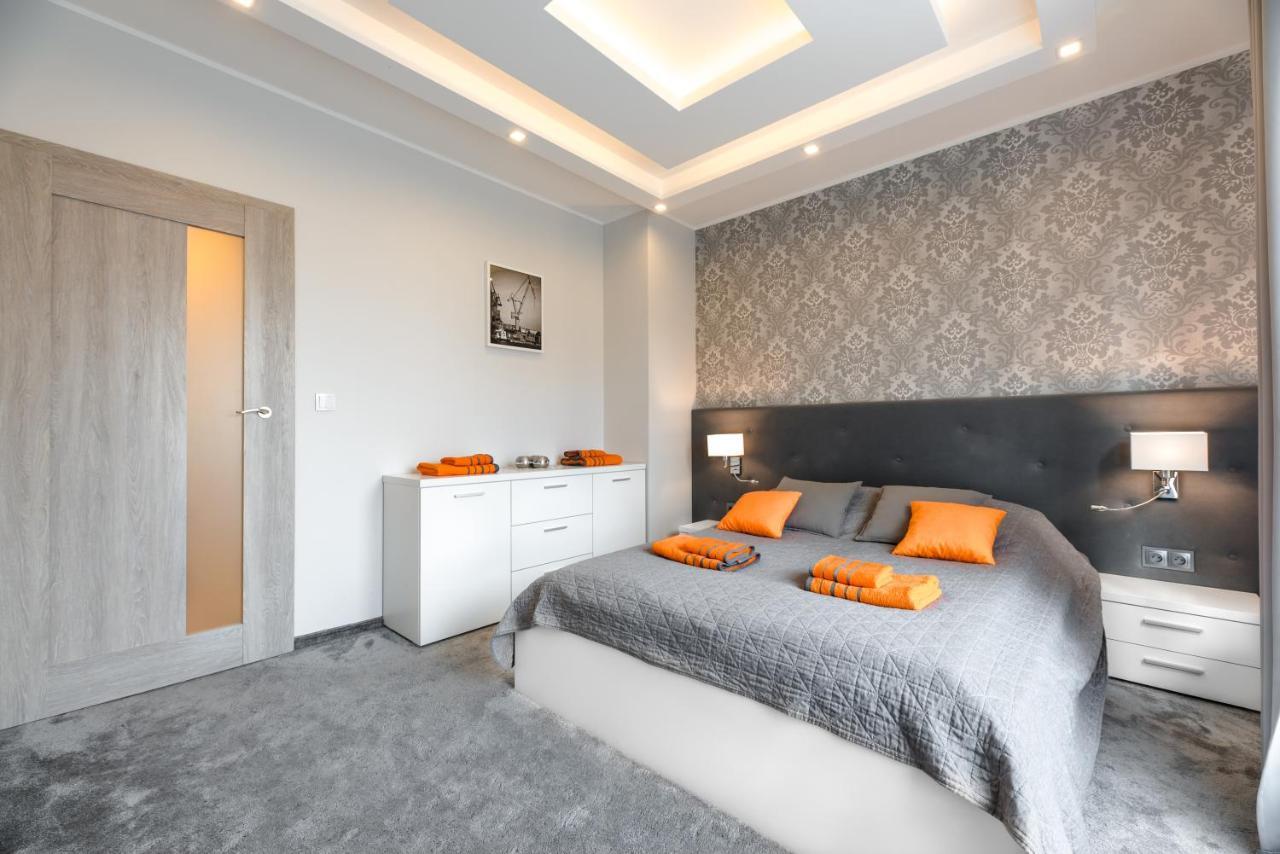 Apartment Orange Dream กดัญสก์ ภายนอก รูปภาพ