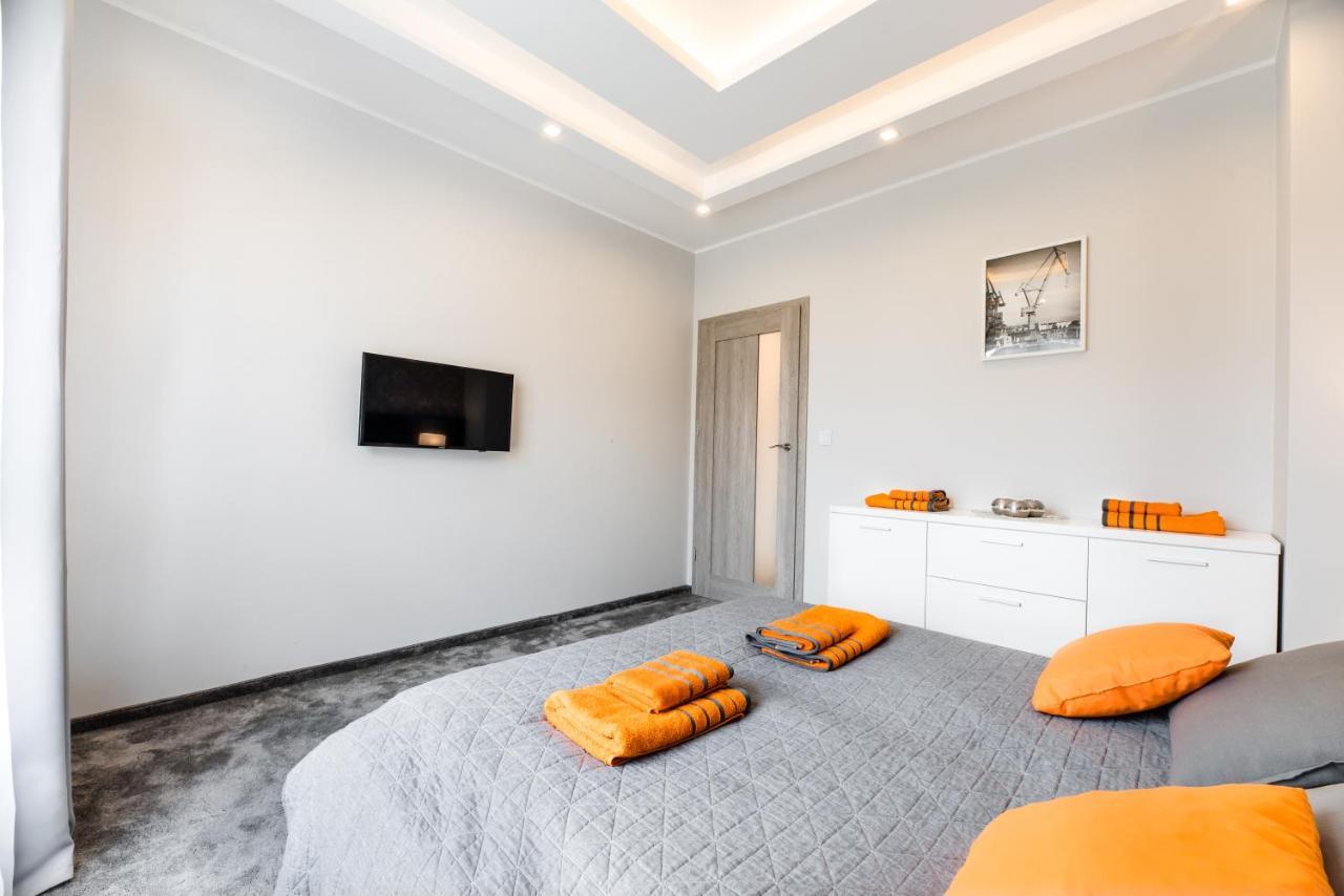 Apartment Orange Dream กดัญสก์ ภายนอก รูปภาพ