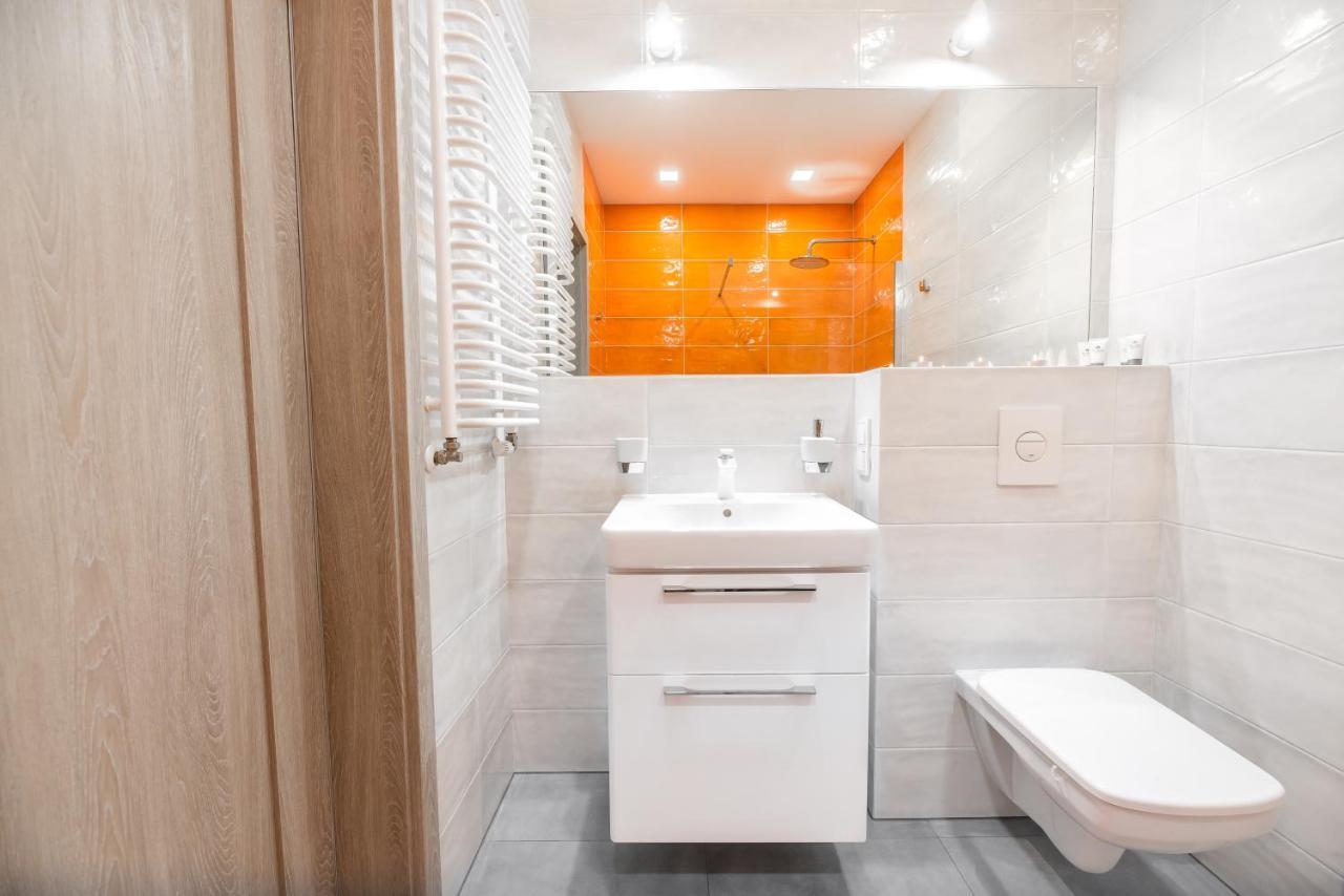 Apartment Orange Dream กดัญสก์ ภายนอก รูปภาพ