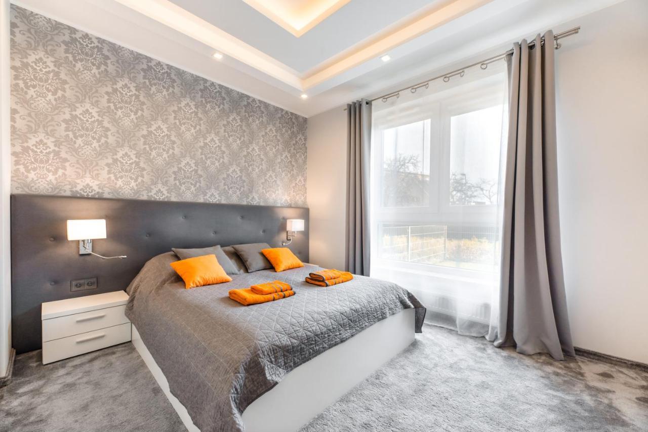 Apartment Orange Dream กดัญสก์ ภายนอก รูปภาพ