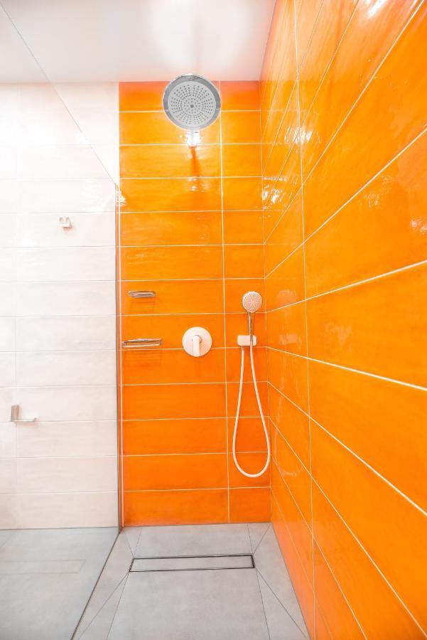 Apartment Orange Dream กดัญสก์ ภายนอก รูปภาพ