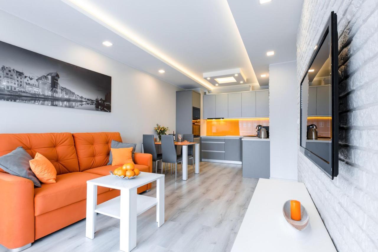 Apartment Orange Dream กดัญสก์ ภายนอก รูปภาพ